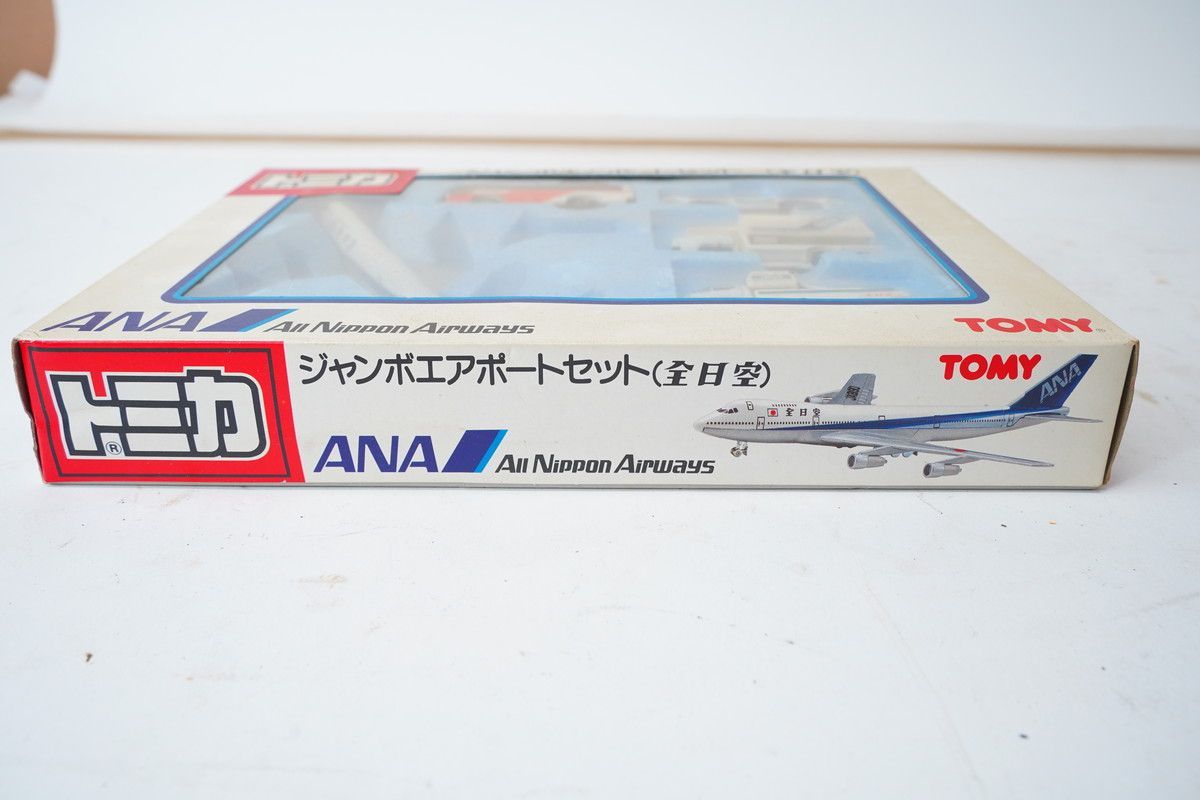 トミカ　日本航空　ジャンボエアポートセット　JAL　飛行機　ジェット機 Amazon | 日本製 トミカ ジャンボエアポートセット 日本航空 JAL