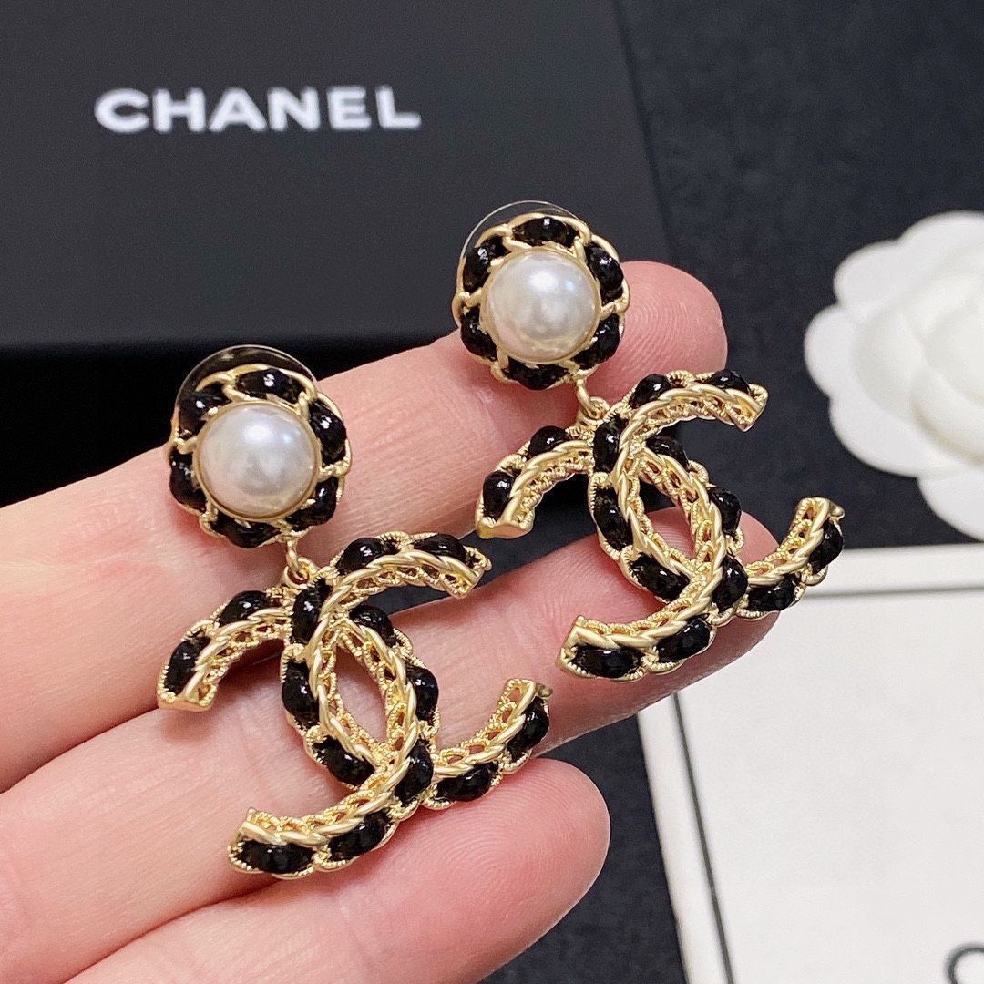 新品未使用 Chanel シャネル レザー＆パール ゴールドピアス - メルカリ 
