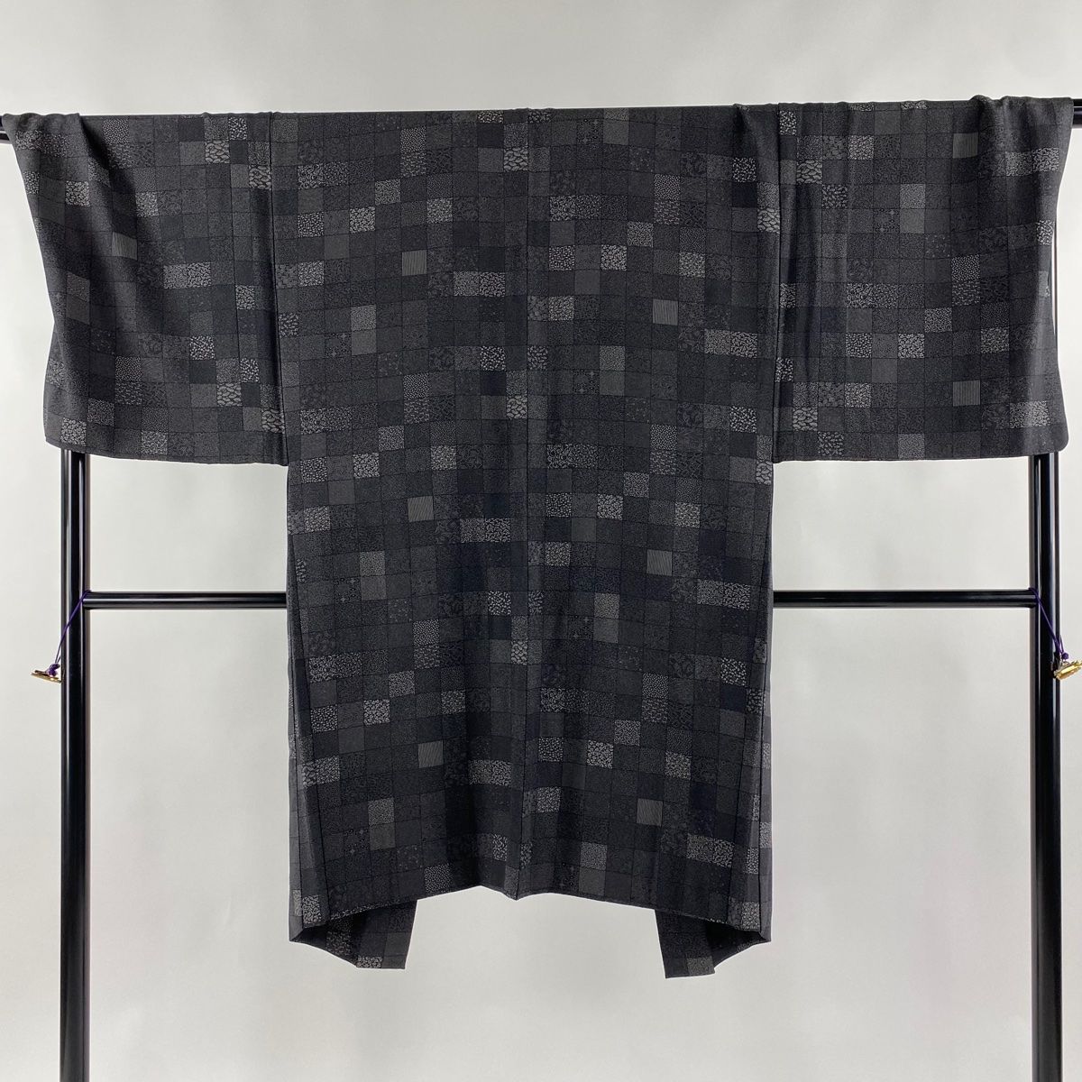男着物 身丈108cm 裄丈64cm M 羽織 草花 福 墨色 正絹