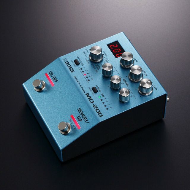 超美品・元箱付！BOSS MD-200 モジュレーション 洗練されたボディにシンプルな操作と妥協なき音質を搭載した
