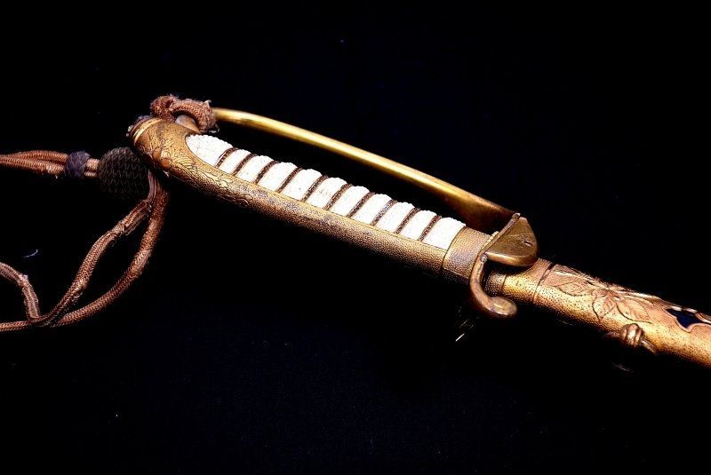 刀掛け 螺鈿細工 らでん 黒漆塗 木製 2本掛 刀掛台 希少 工芸品 黒漆塗