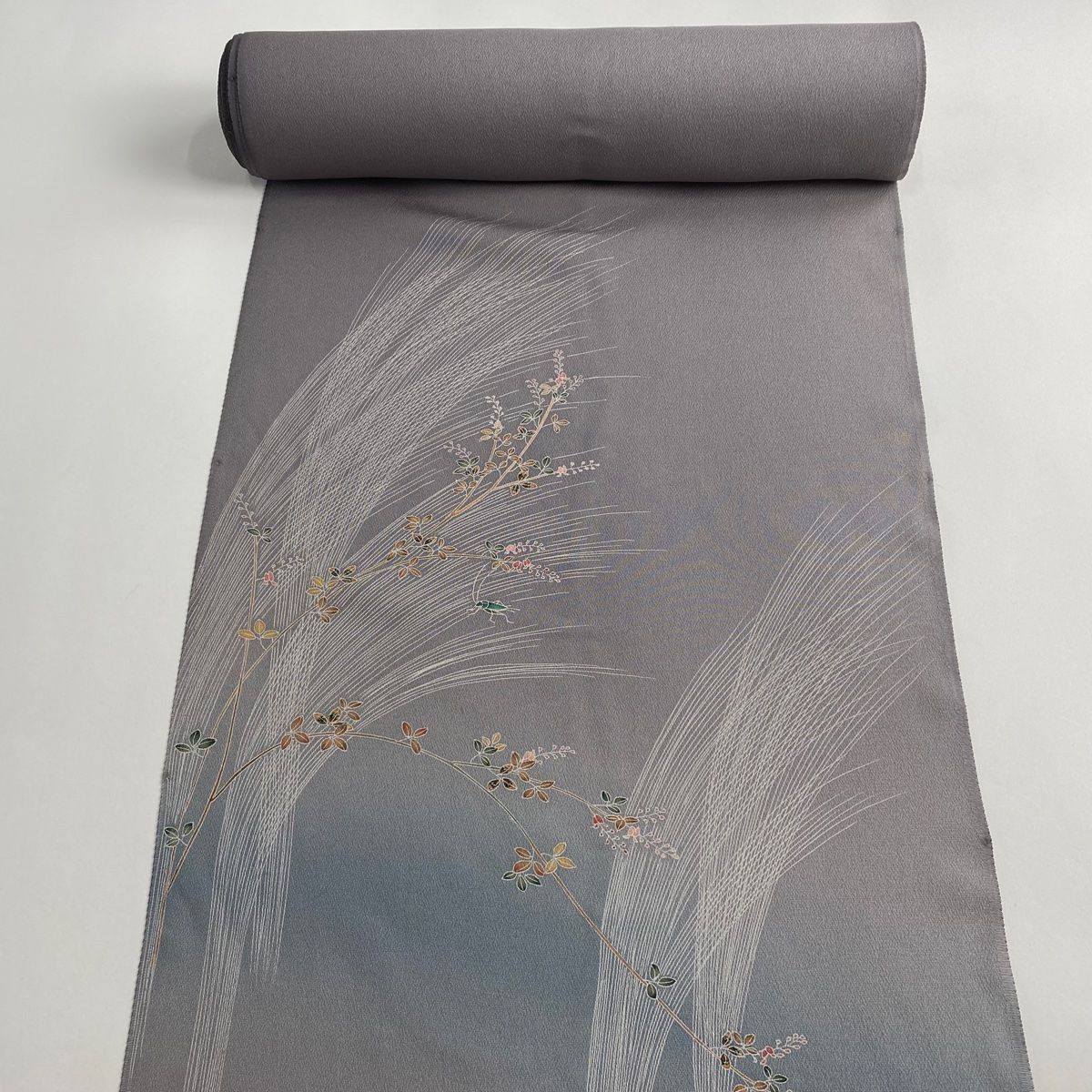 カジュアルシーンに【紋意匠地小紋◇変わり縞】ダークグレー 白ライン