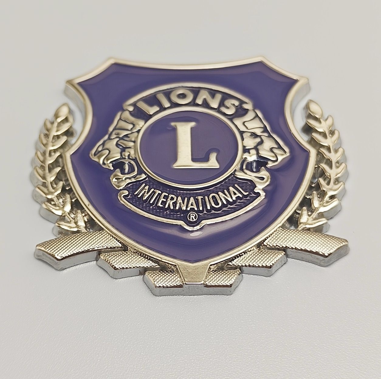 ライオンズクラブ　金属プレート ライオン頭部デザインの金属製プレート 2個セット！ CATALOG / 2022