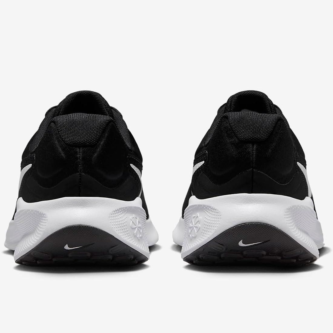 NIKE [ナイキ] レボリューション 7 W Revolution ブラック/ホワイト