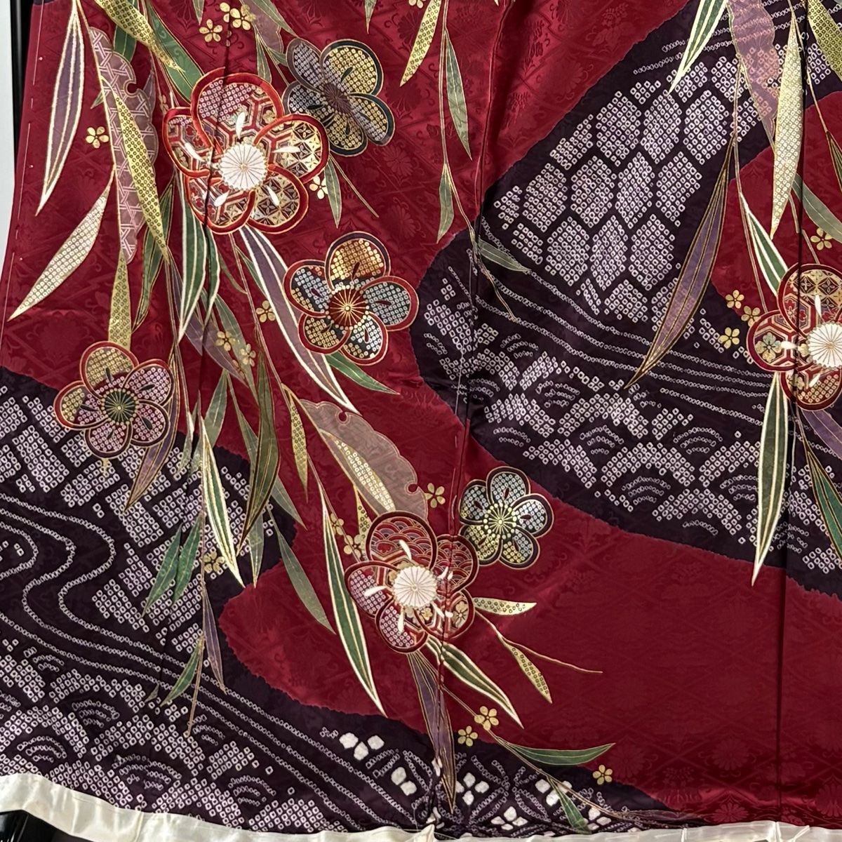 振袖 豪華 紅型調 ちりめん 身丈174cm 振袖 豪華 ちりめん 金駒 金彩 身丈160cm 撥水加工済 - メルカリ