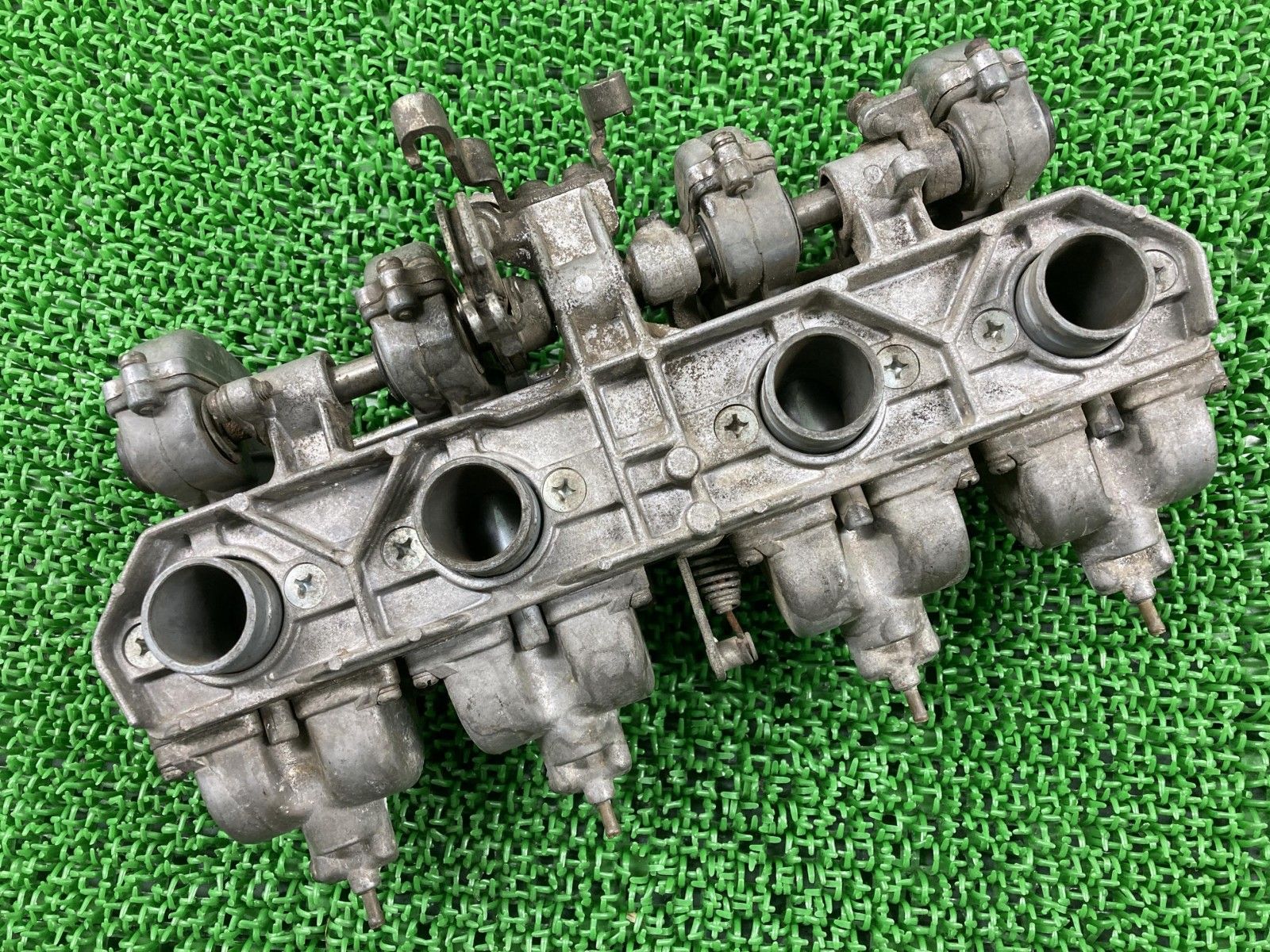Z400FX キャブレター 1C 1 1302 カワサキ 純正 バイク 部品 KZ400E 修復素材に 割れ欠け無し 品薄 希少品 車検 Genuine 【中古】 39 Z400FX キャブレター 1C 1 1302 カワサキ 純正 バイク 部品 KZ400E