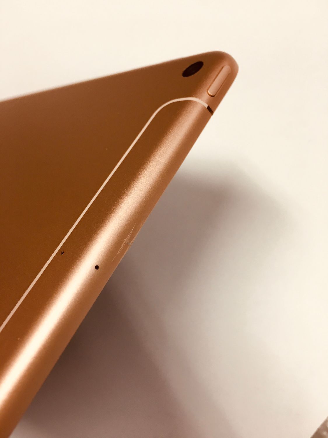 iPad mini 5 セルラー版 64GB gold 電池88% 【美品】 動作確認・初期化済み】超美品 電池88％ Apple iPad mini 5 Wi