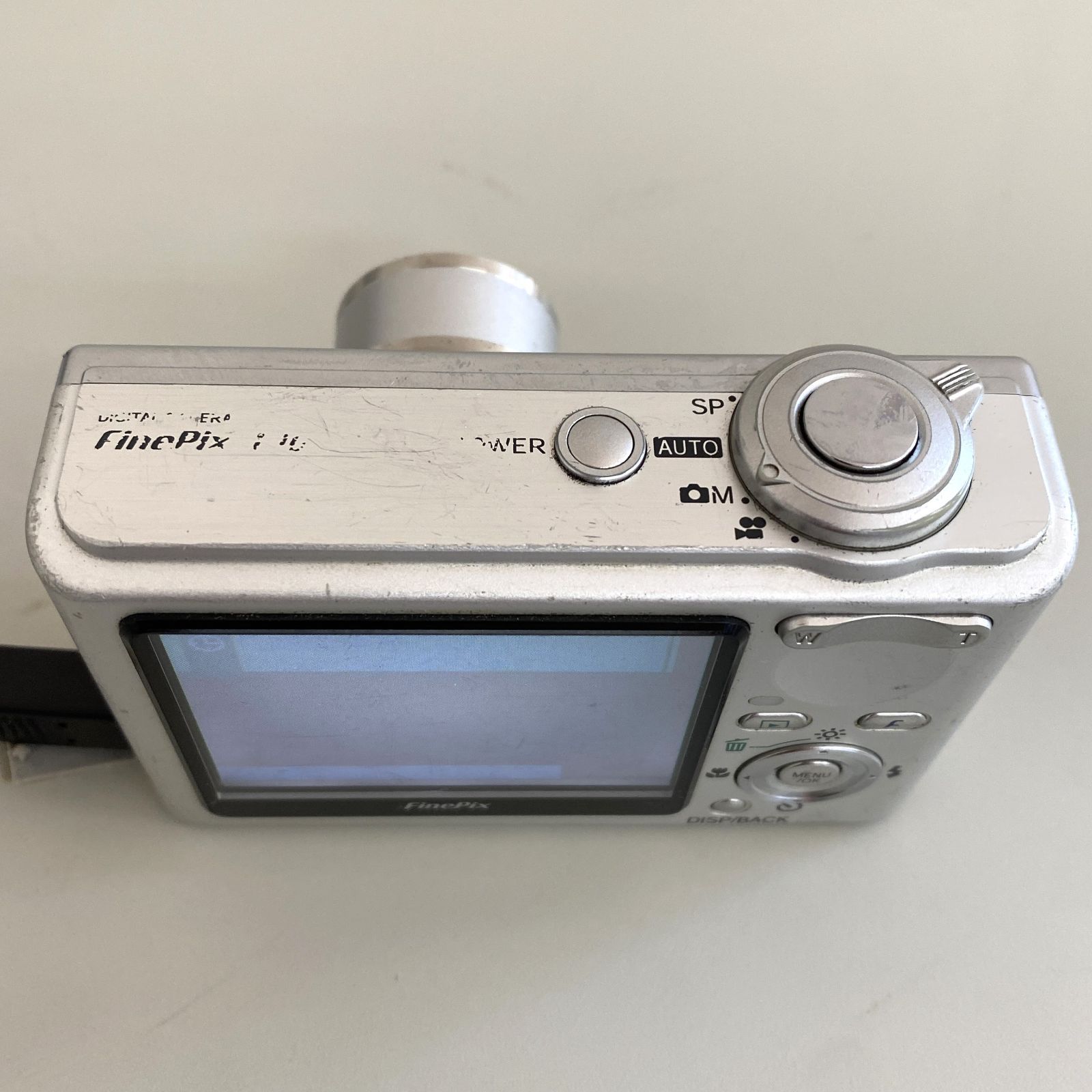 GT1【ジャンク品】 FUJIFILM 富士フィルム コンパクトデジタルカメラ FinePix F10