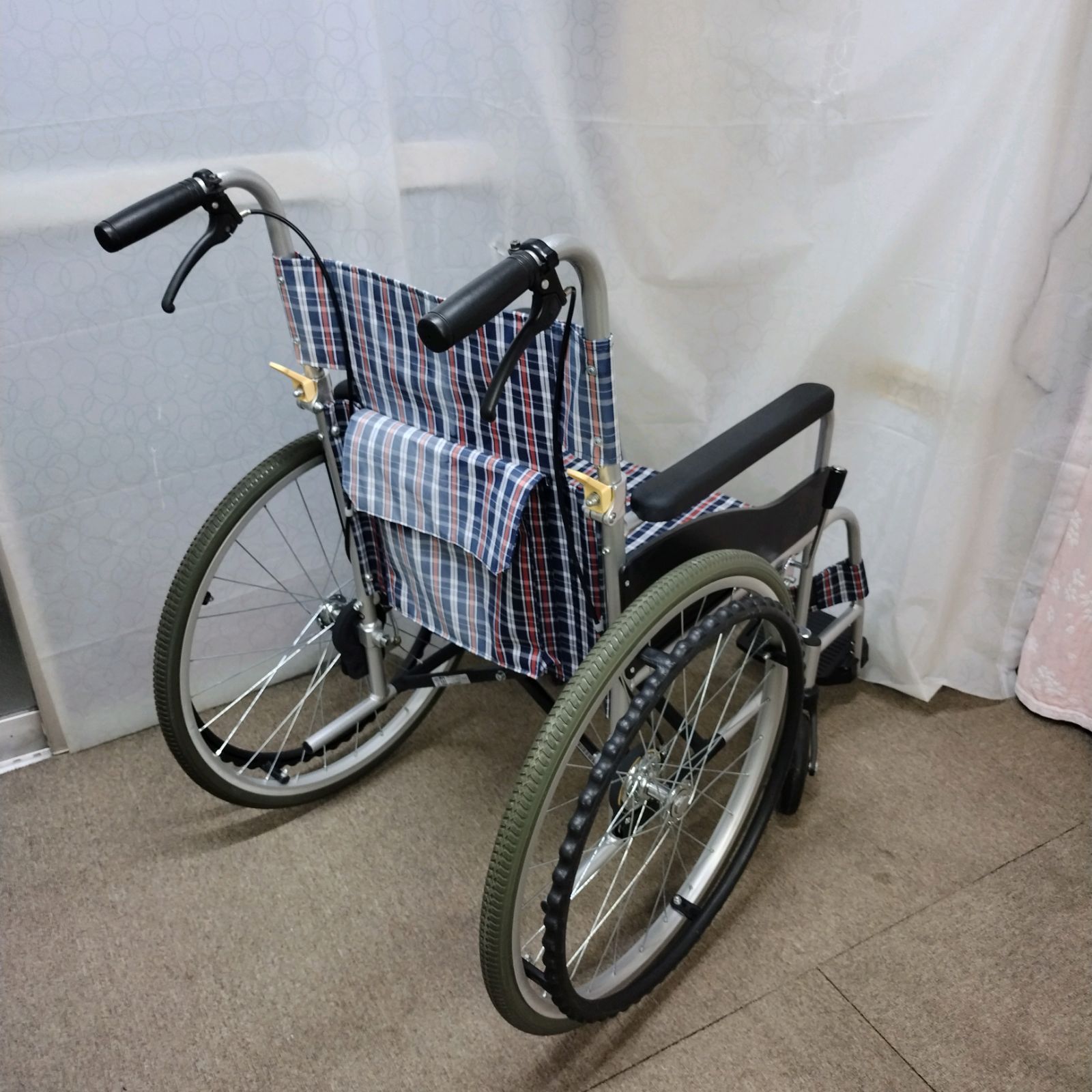 楽天市場】車椅子 軽量 折り畳み 介護 介助用 車いす 車いす 足