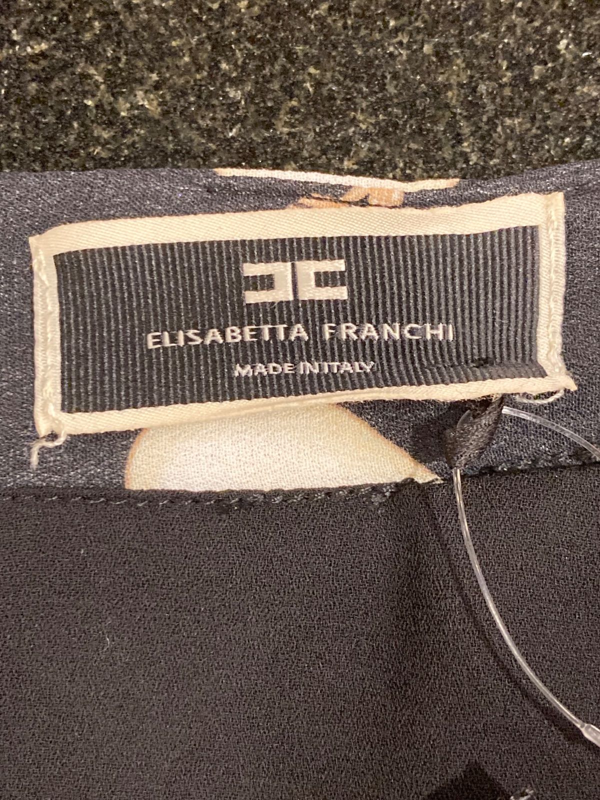 サイズ ブラック