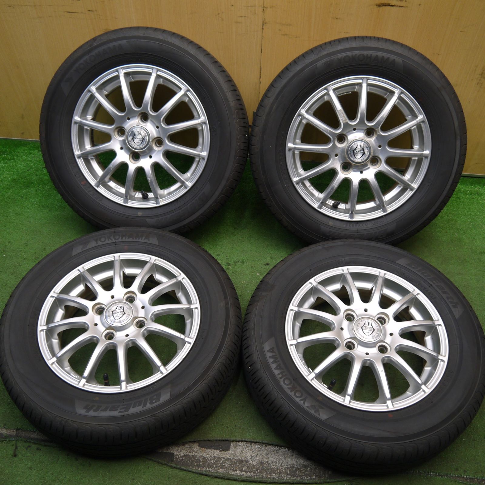 ブリザック175/65R15❗5H-PCD100❗スタッドレスタイヤ❗シエンタ