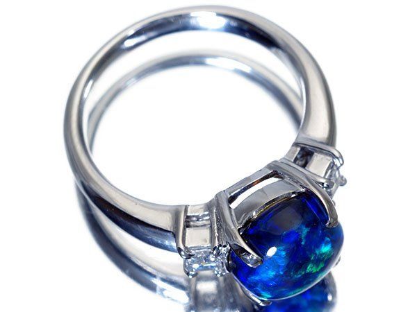 ジュエリー極】超希少宝石！大粒良質天然ブラックオパール3.04ct＆極上  