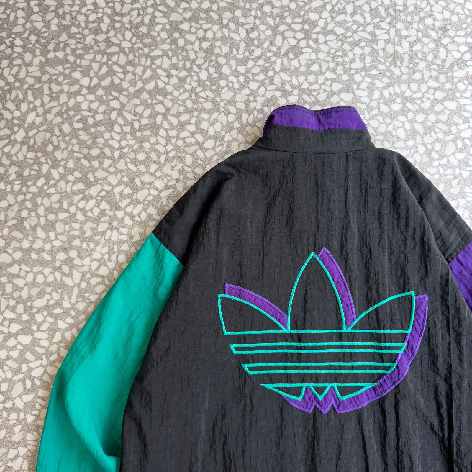 adidas | 90’s- big logo nylon jackets アディダス ビッグロゴ ナイロンジャケット 3D立体 クレイジーパターン 古着 ストリート オールド 横ノリ マルチカラー B系