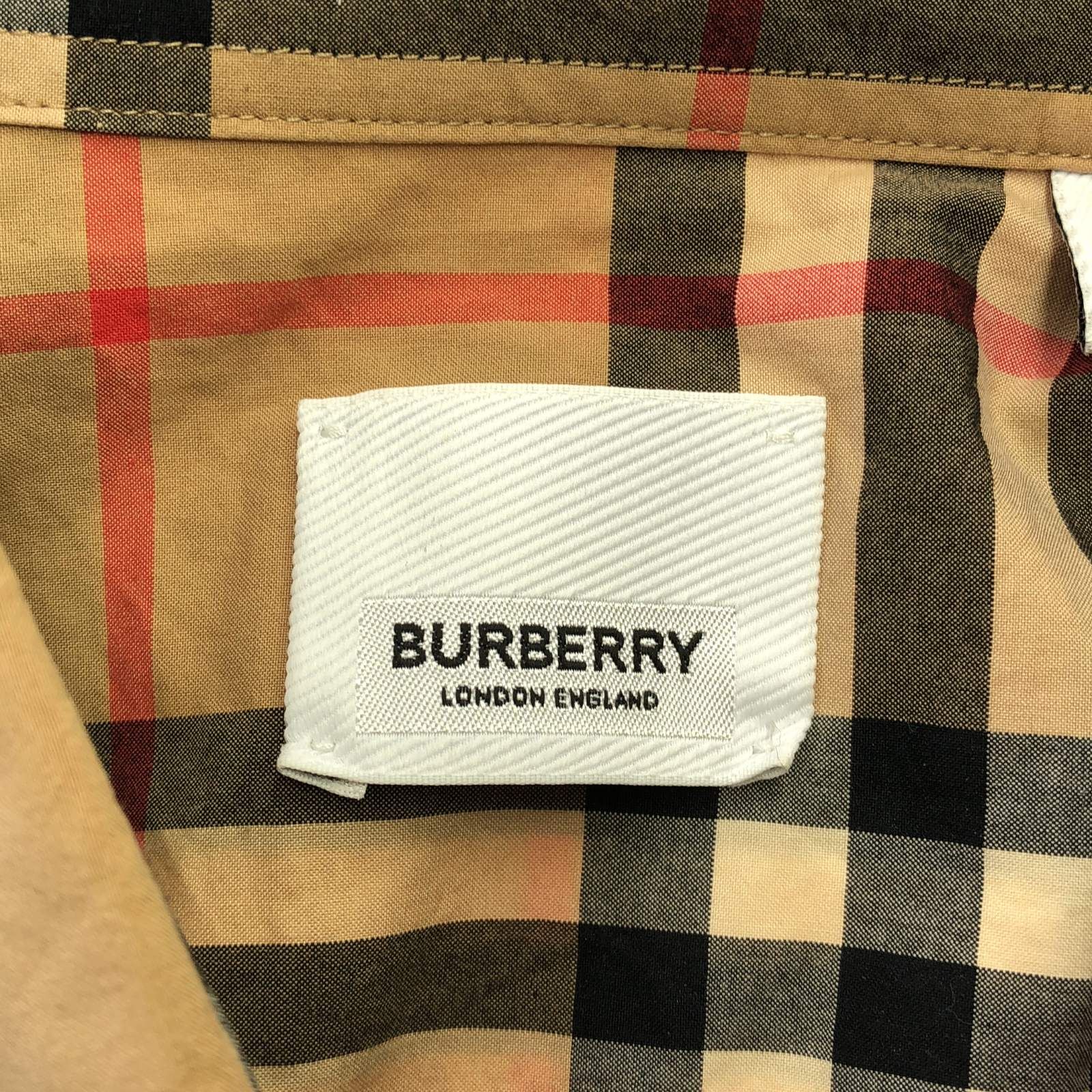 バーバリー BURBERRY