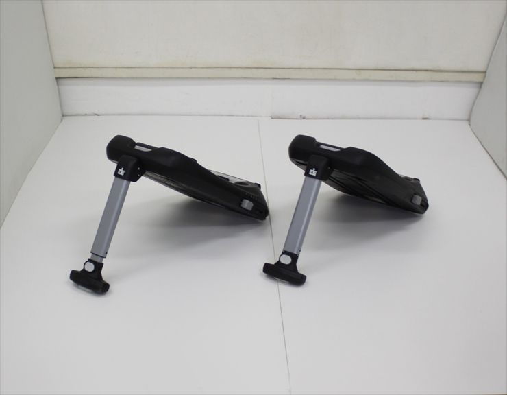 カーシート2台＋プロテクト ISOFIXベース2台＋デュエット