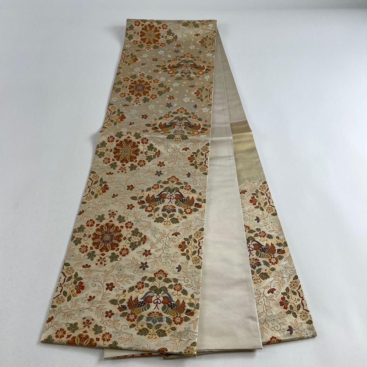 袋帯 美品 秀品 向かい鳥 華文 刺繍 金糸 金色 六通 正絹 【中古