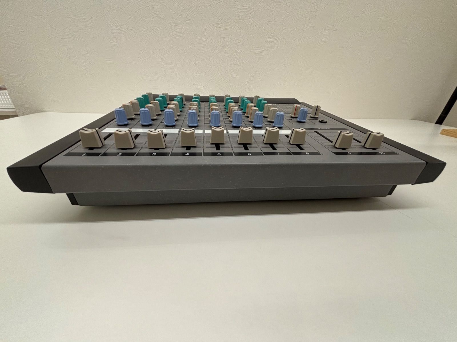 8 CHANNEL