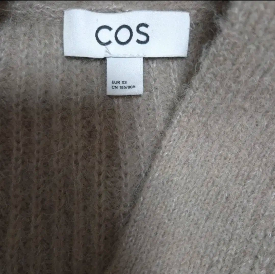 COS COS(コス) クロップド カーディガン XS サイズが大きい