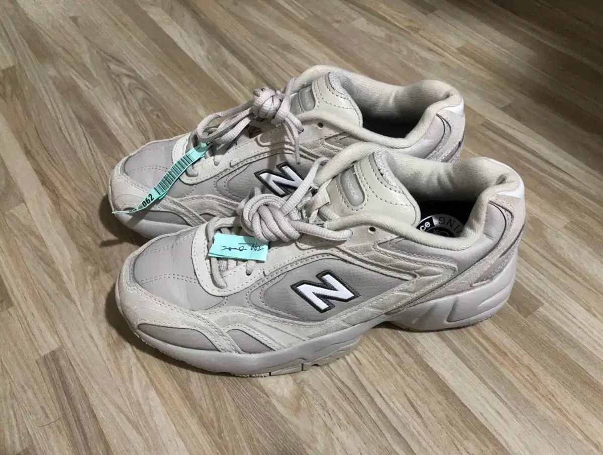 New Balance(ニューバランス) ベージュ 265 (女性