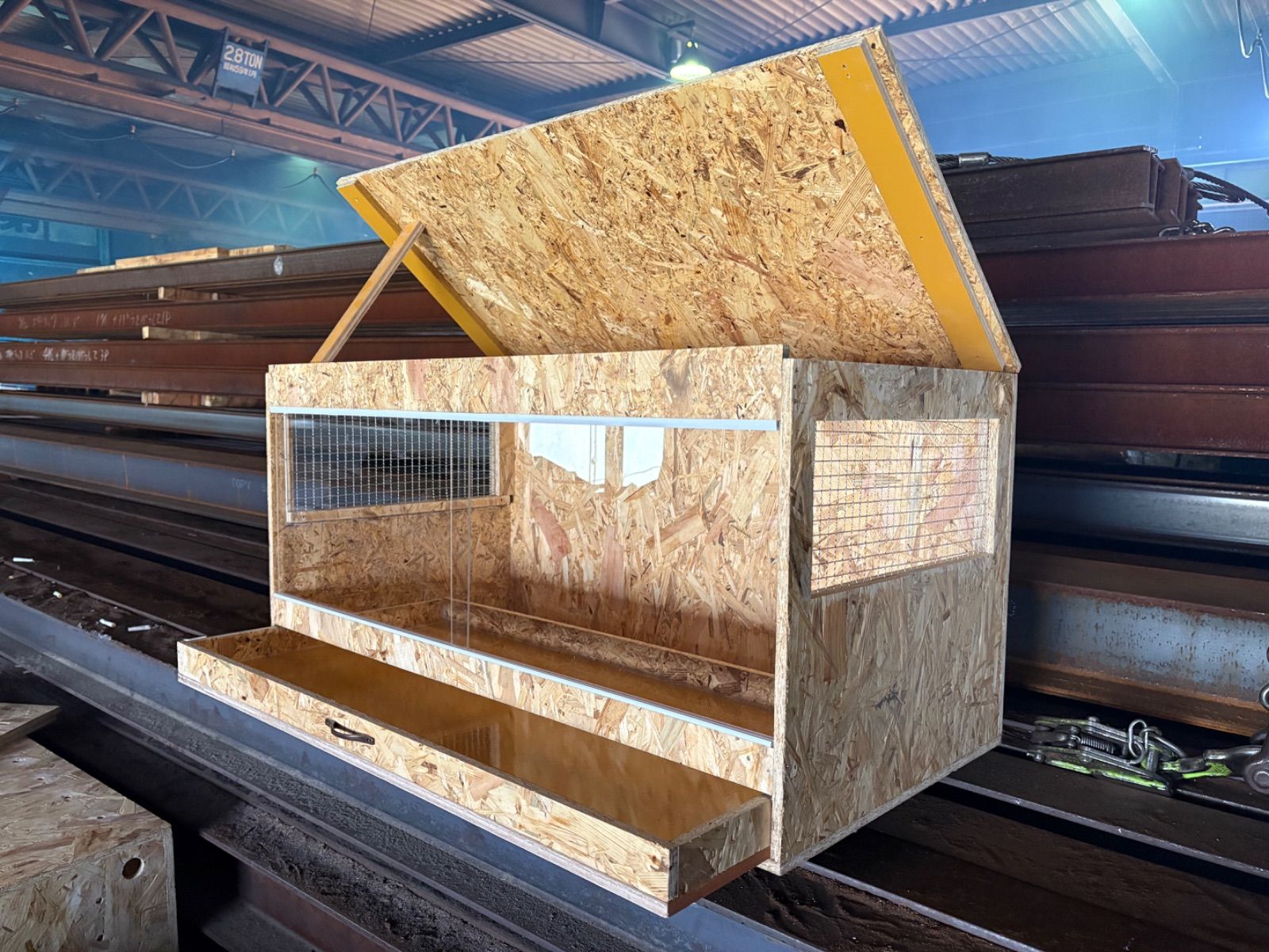 爬虫類ケージ90×45×45 引き出しタイプサイド金網天板蝶番、取手付き
