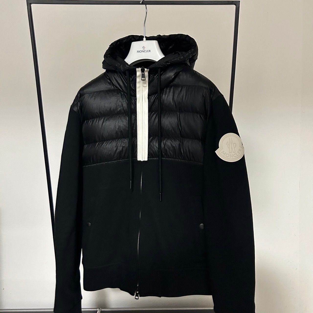 MONCLER ロゴパッチ フロント ダウン パーカー ビッグロゴ 楽天市場】MONCLER モンクレール パーカー 8G00084 809KX メンズ