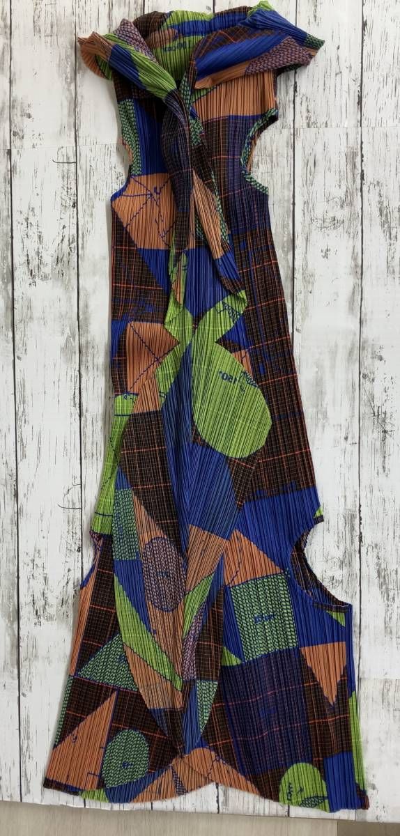 PLEATS PLEASE ISSEY MIYAKE プリーツプリーズ 変形プリーツ