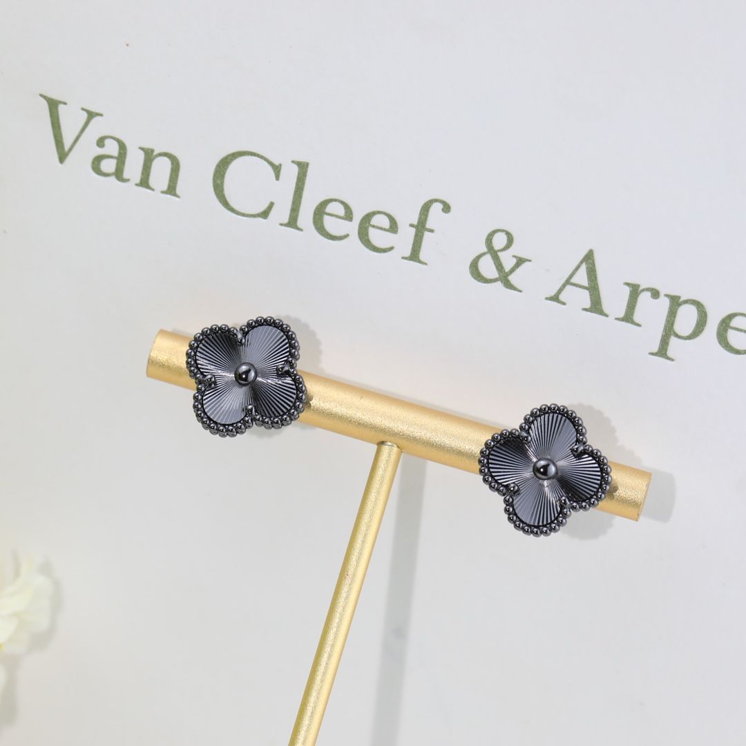 ヴァンクリーフ＆アーペル Van Cleef & Arpels ヴィンテージ アルハンブラ イヤリング ブラック