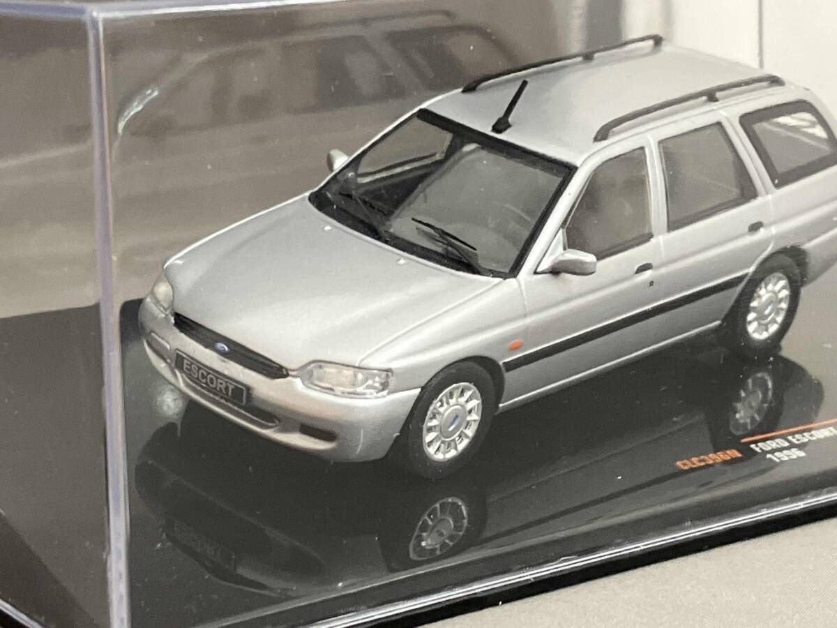 ixo 1/43 フォード エスコート Turnier 1996 シルバー ixo
