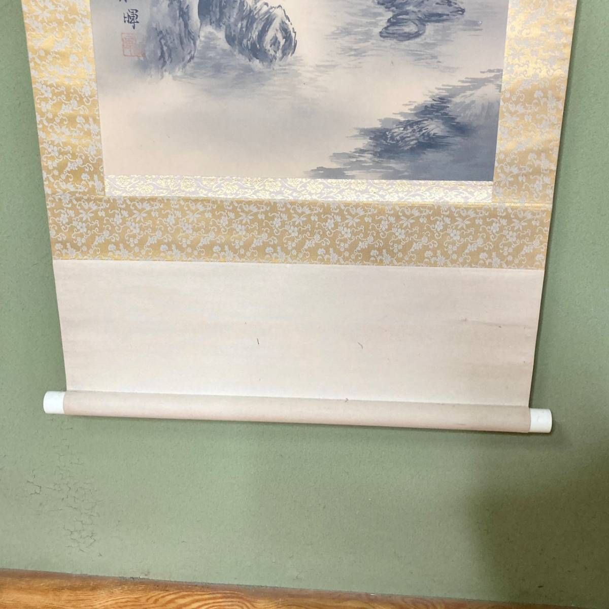 掛け軸　骨董品　風景画　山　山水画　掛軸　日本画　シミ有り　美術品　日本　レトロ　箱なし　木　林　川　古い掛け軸　骨董　昭和