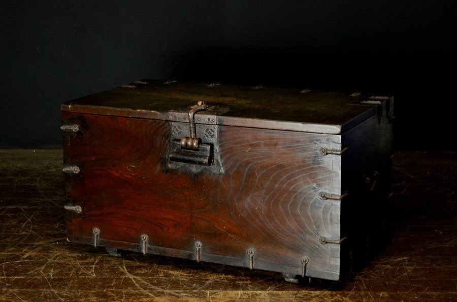 蔵A5487 李朝家具 バンダジ 欅 鍵付 鉄金具 李朝箪笥