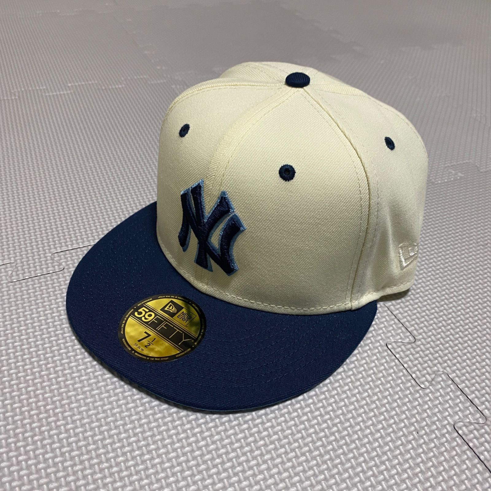 《NEWERA》ニューエラ　ニューヨーク　ヤンキース　59FIFTY 　2トーン　キャップ　オフホワイト　ネイビー　つば裏　スカイブルー　 ヤンキーススタジアム　サイドパッチ　7 1/2