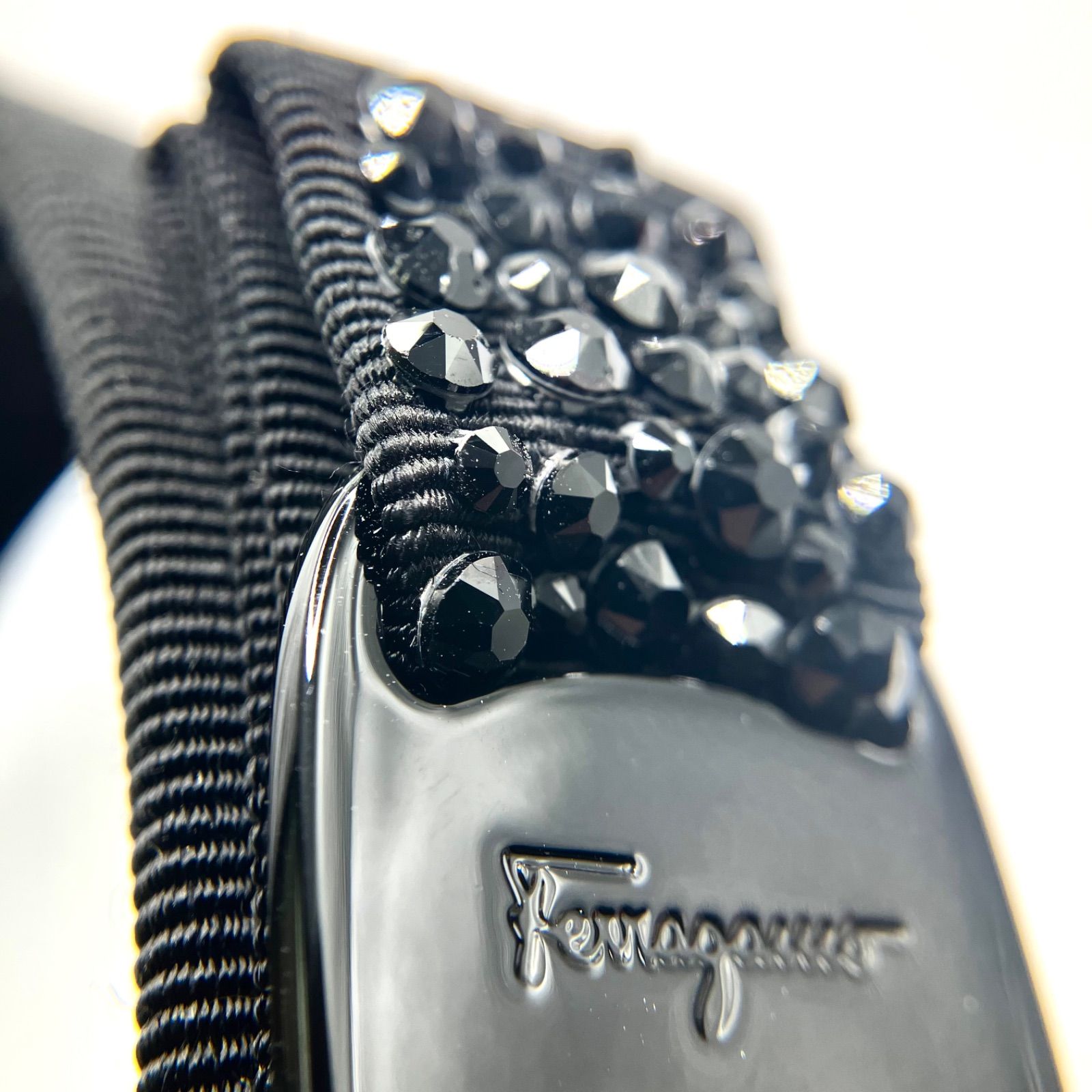 美品 かわいい】 フェラガモ⭐️カチューシャ ブラック