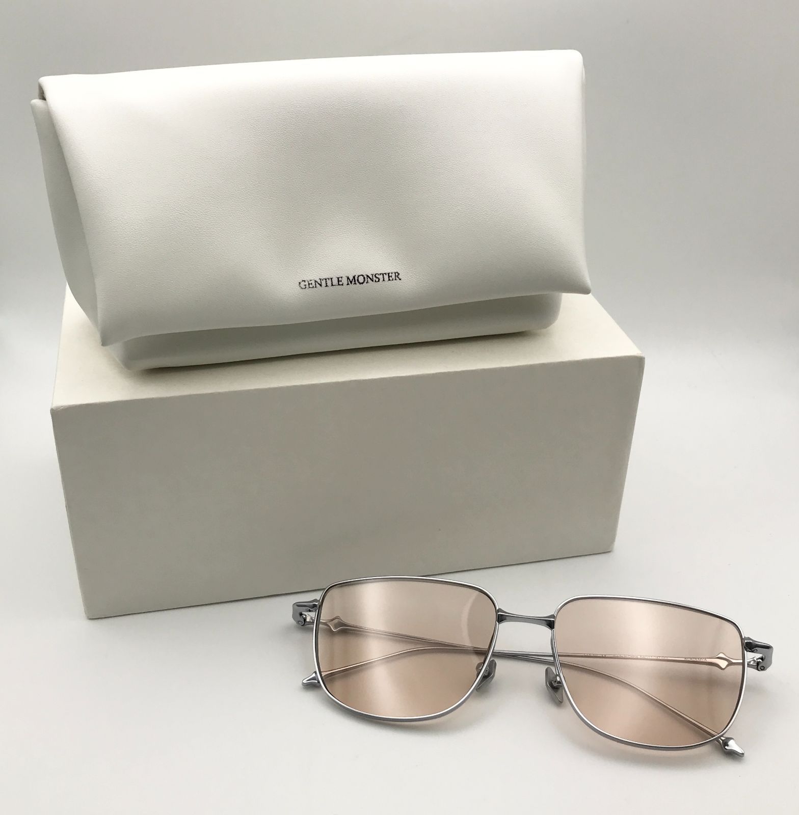 城東81-012】GENTLE MONSTER Academya 02 ブラウン - メルカリ