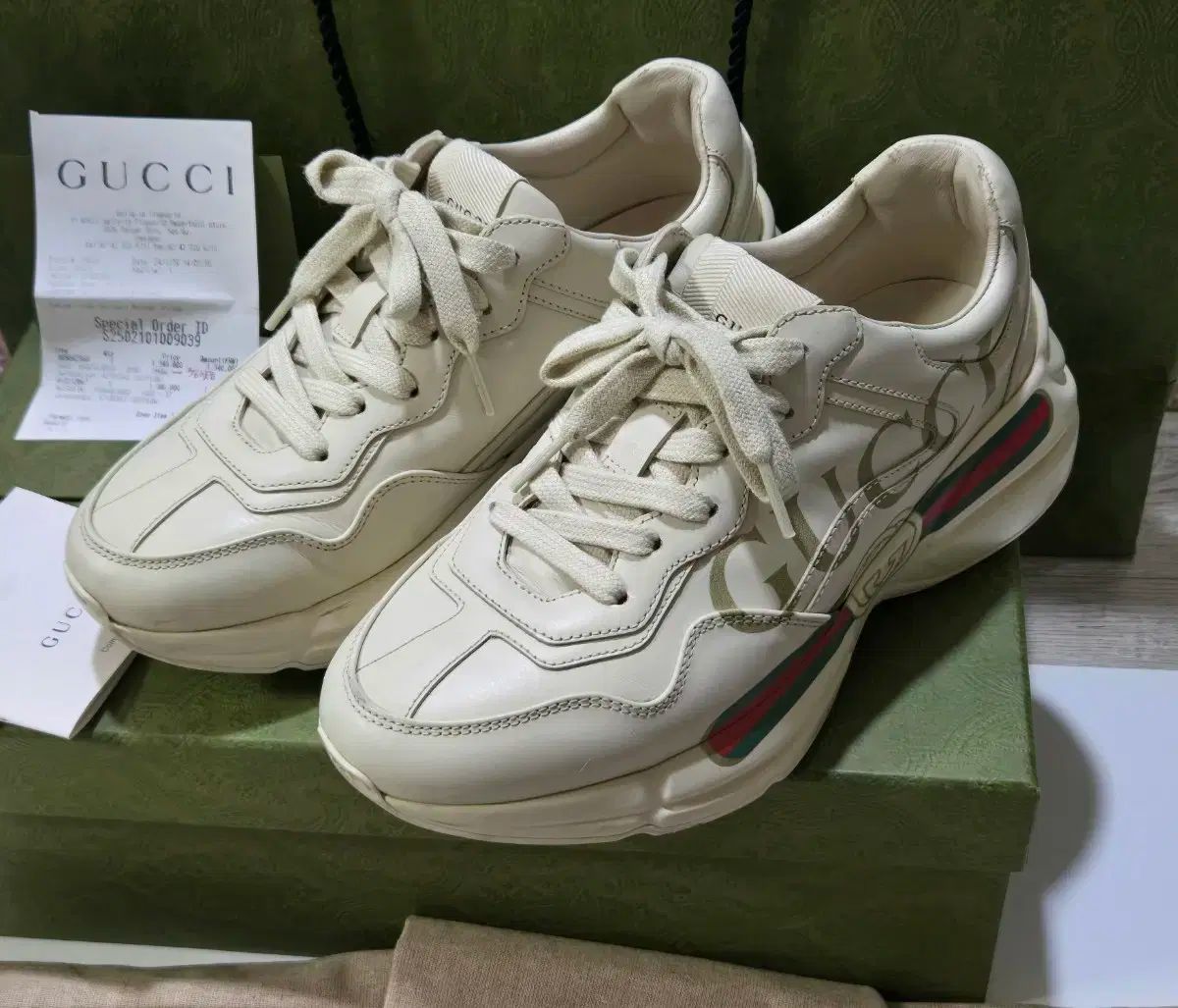 GUCCI(グッチ) レディース ロゴ 白 スニーカーズ GUCCI(グッチ) レディース ロゴ 白 スニーカーズ