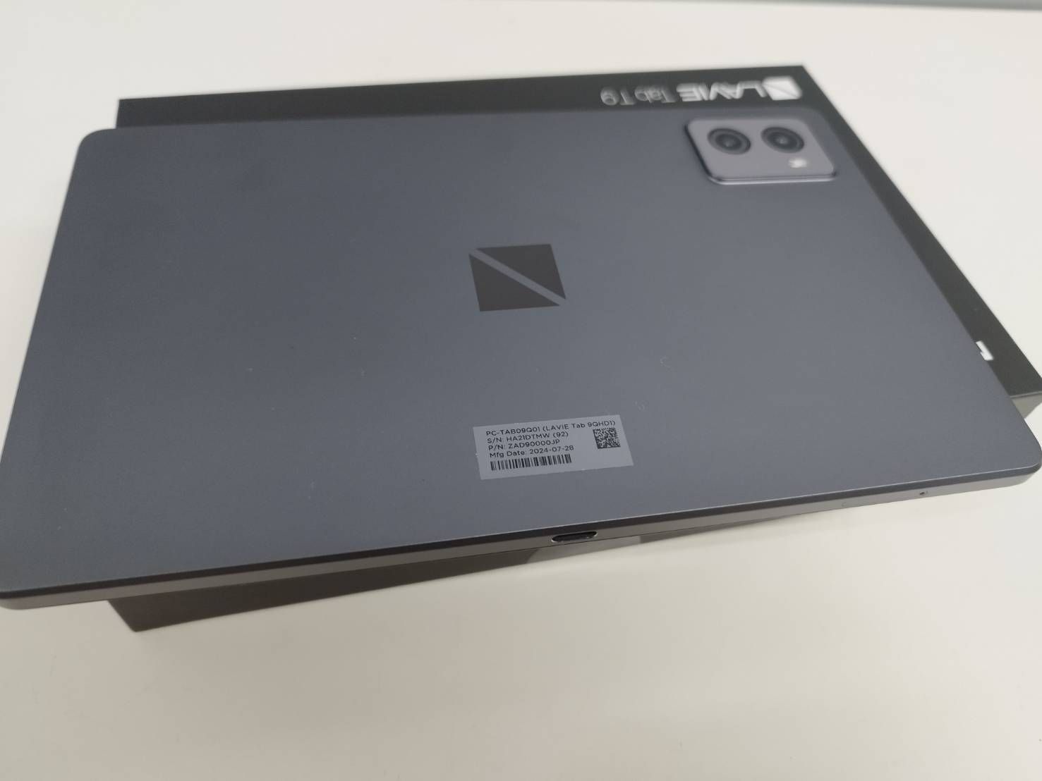未使用近い】NEC LAVIE Tab T9 9QHD1/PC-TAB09Q01/256GB