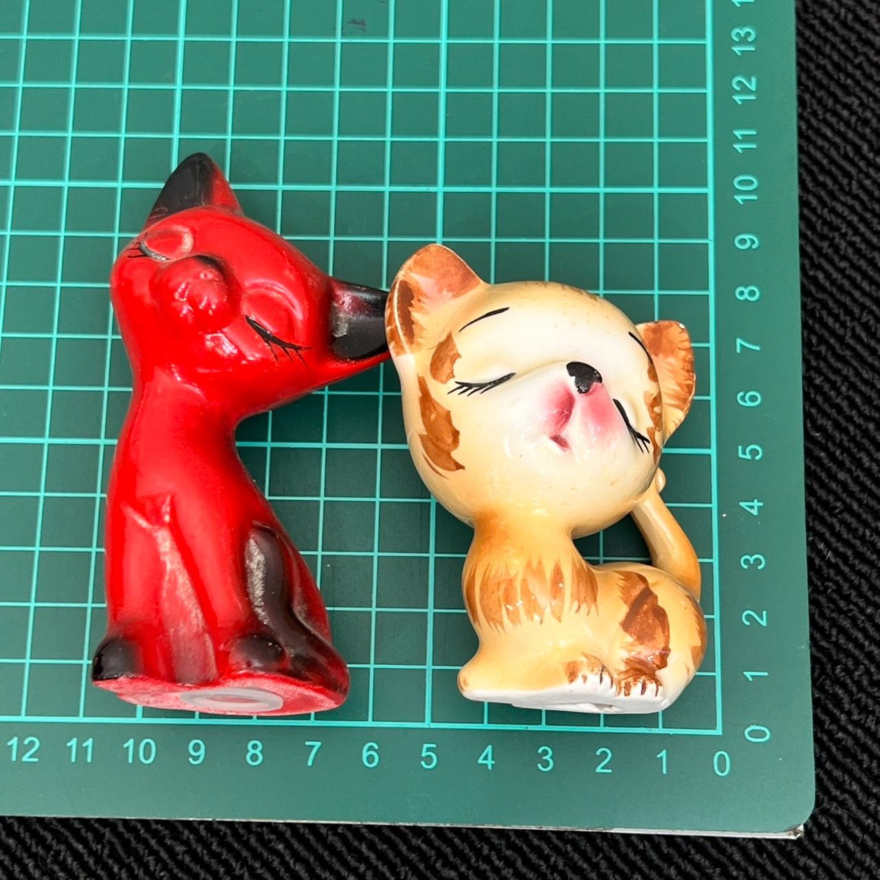 昭和レトロ アンティーク 陶器 フィギュリン ヴィンテージ 猫の置き物 