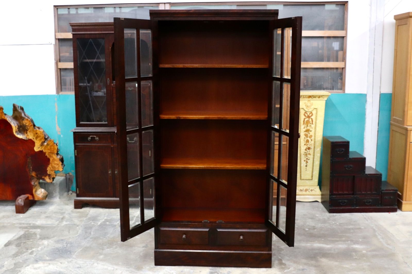 キャビネット 飾り棚