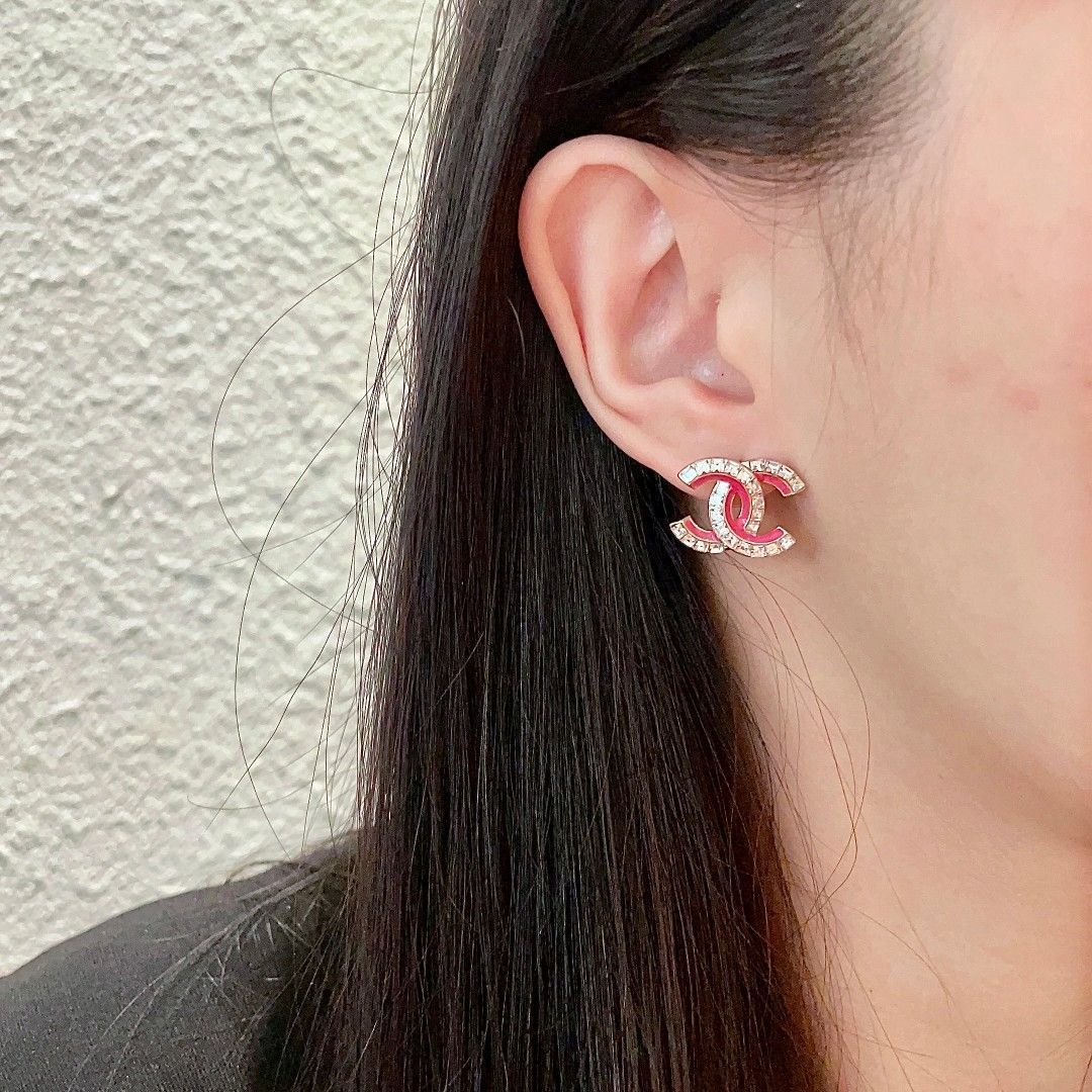 【CHANEL】☆エレガントな赤が映える☆ ピアス レッド（赤）系 CHANEL(シャネル) ピアス(レディース) - 海外