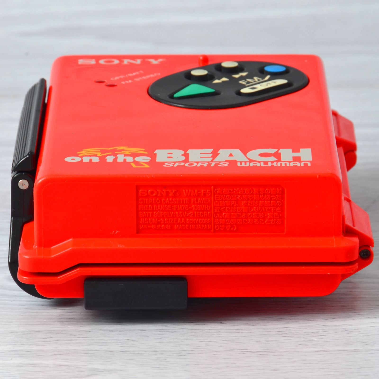 SONY WALKMAN WM-F5 スポーツウォークマン on the BEACH レッド