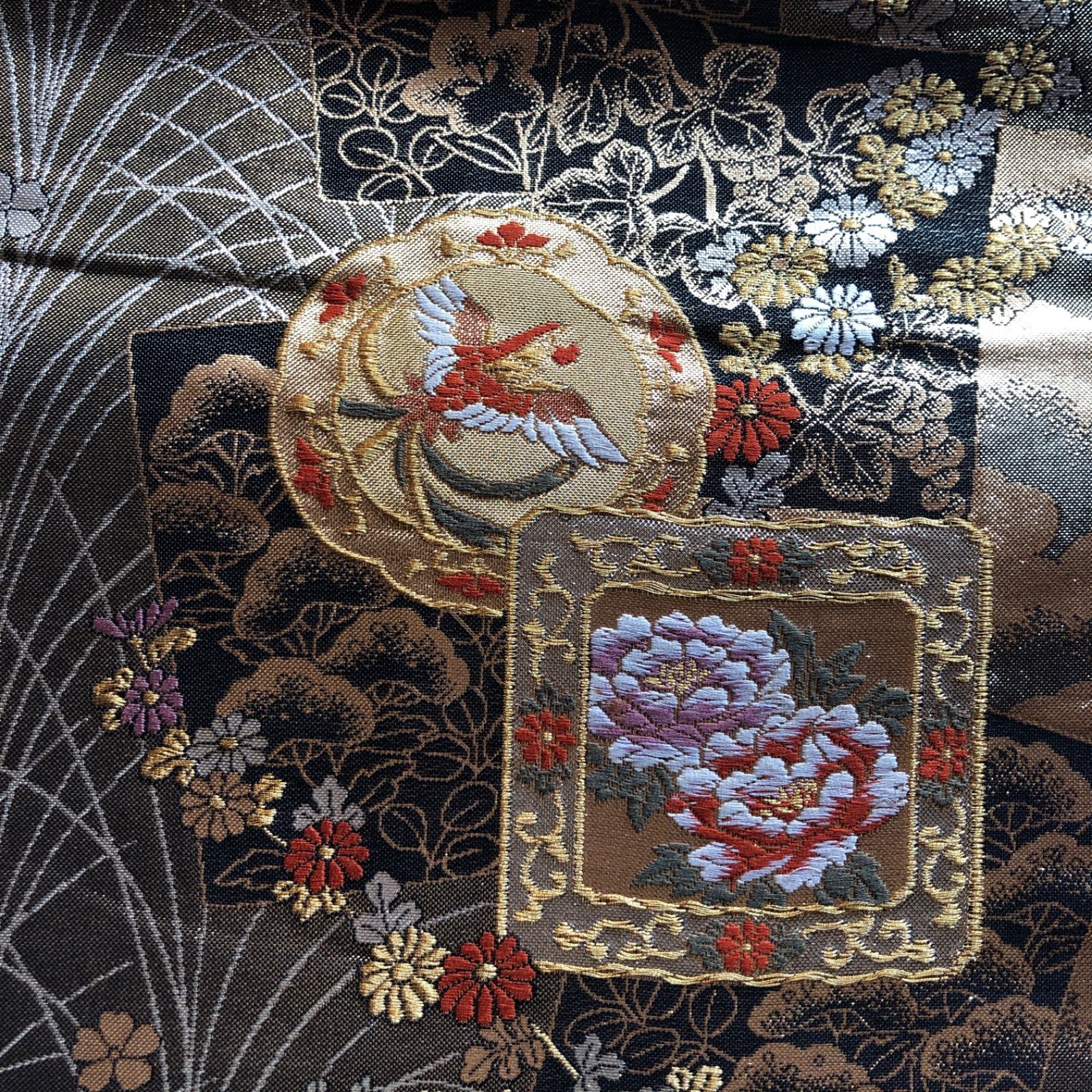 金色と黒色の袋帯