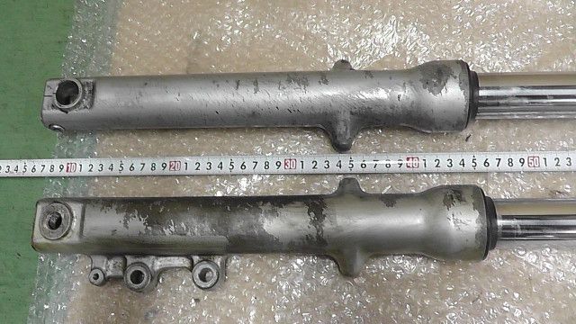 ボルティー NJ47A の フロントフォーク オイル漏れ 1757381284