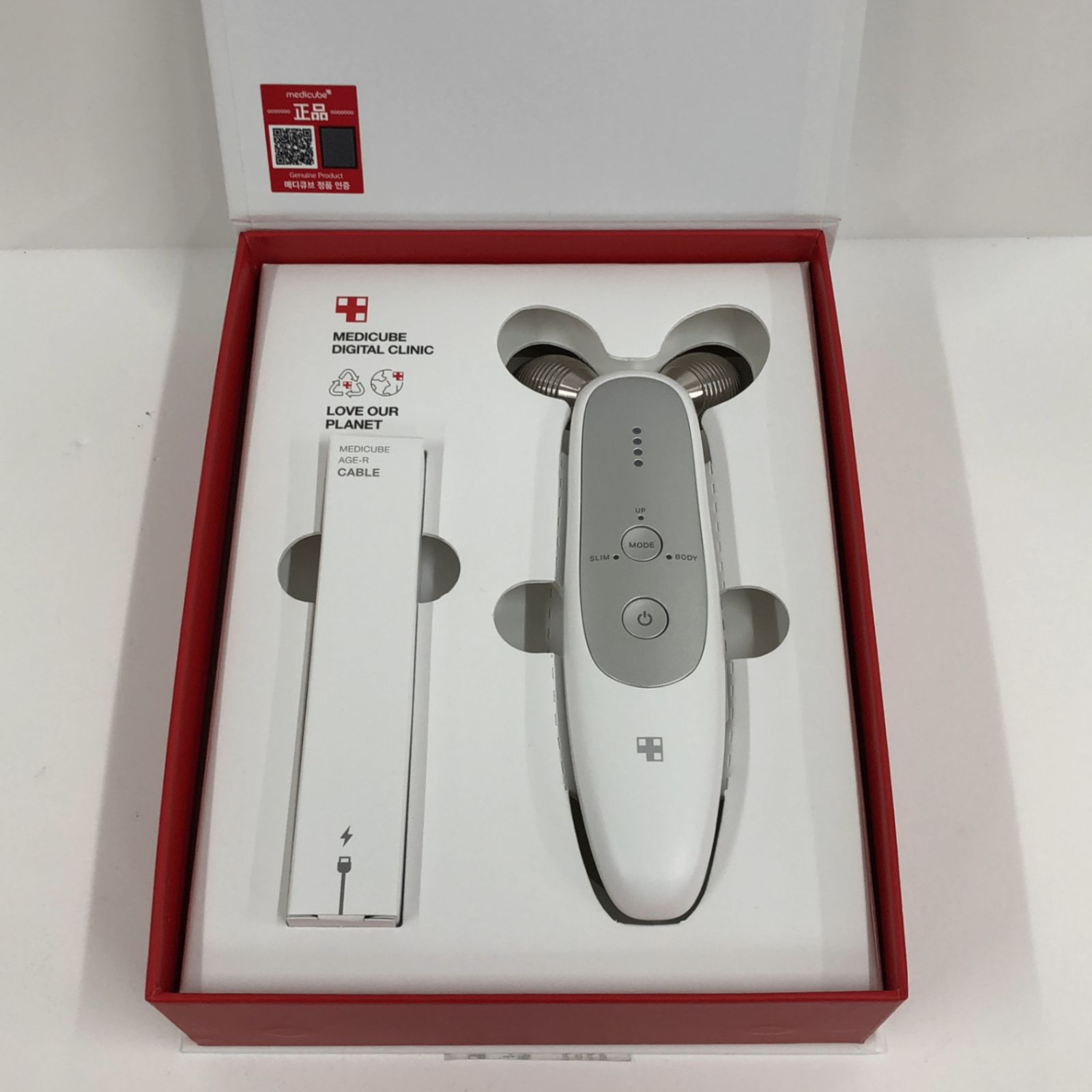 美品 メディキューブ EMS美顔器ダーマショットME-AGE-R-01 EMS美顔器medicube メディキューブME-AGE-R-01 AGE-R EMSダーマ