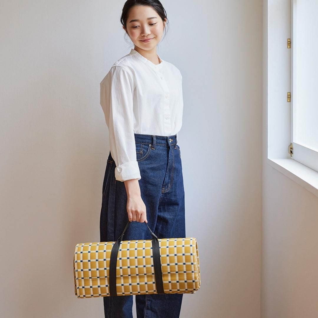 お買い得 シセイ shesay 洗えるポリプロピレン素材のラグマット L 250010GY ラグ マット 洗える 耐久性 日本製 折りたたみ 室内 屋外 汚れにくい 持ち運び おしゃれ 現行品