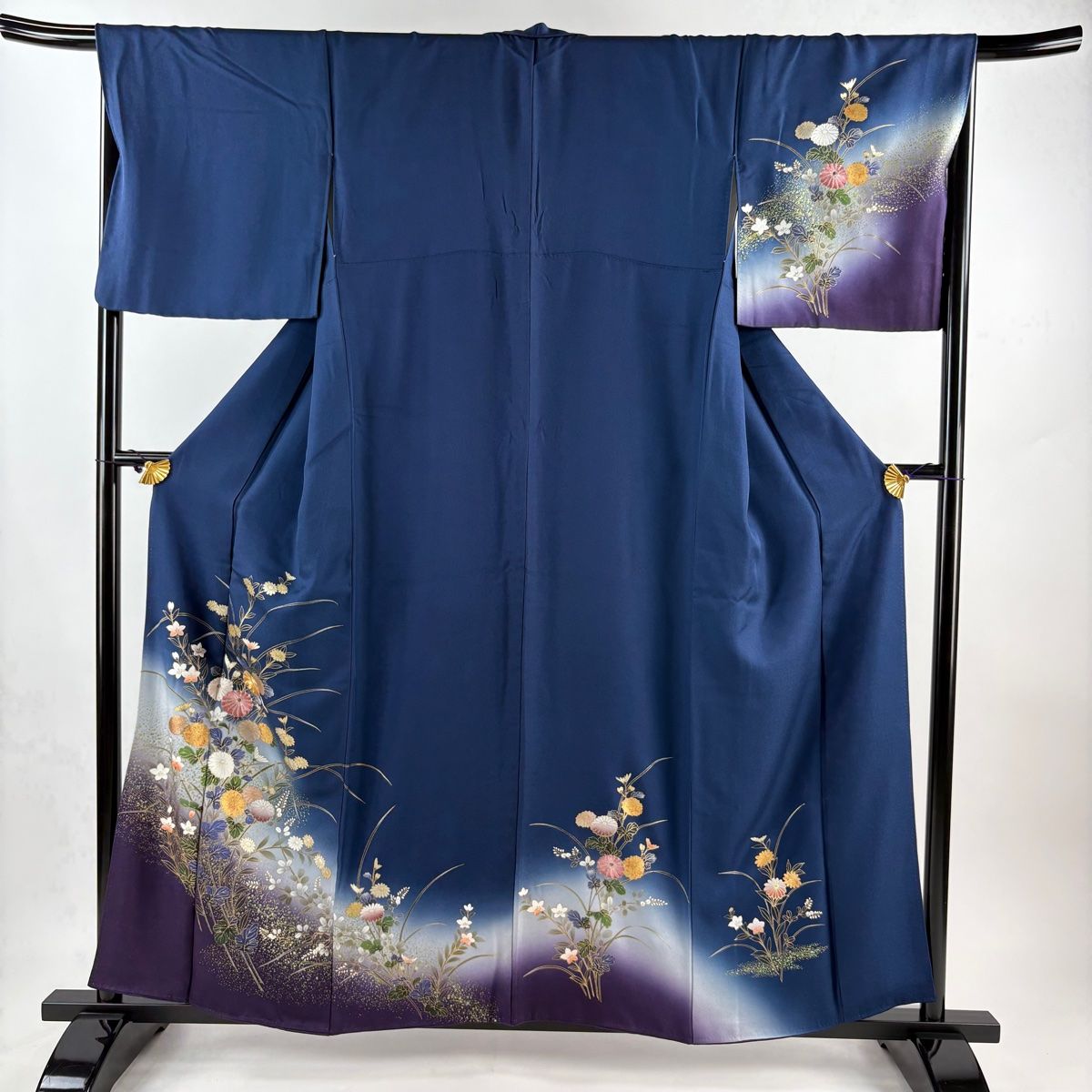 付け下げ 中国刺繍 紋意匠 紺瑠璃色 正絹 反物 付下げ 身丈159cm 裄丈68cm L 袷 秋草 霞 刺繍 金彩 紺色 正絹