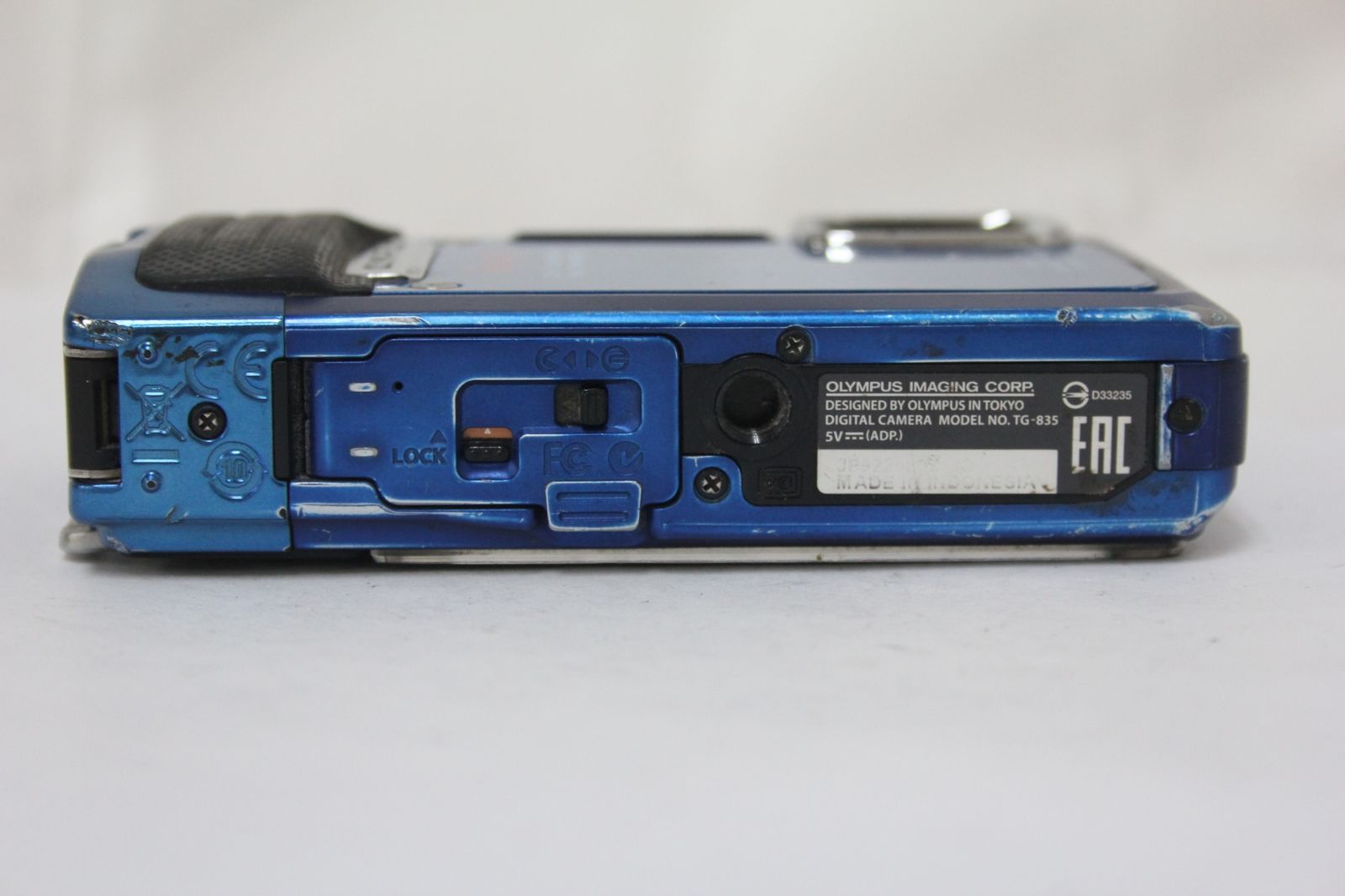 オリンパス タフ STYLUS TG-835 ブルー ケーブル、バッテリー付 オリンパス タフ STYLUS TG-835 ブルー ケーブル、バッテリー付