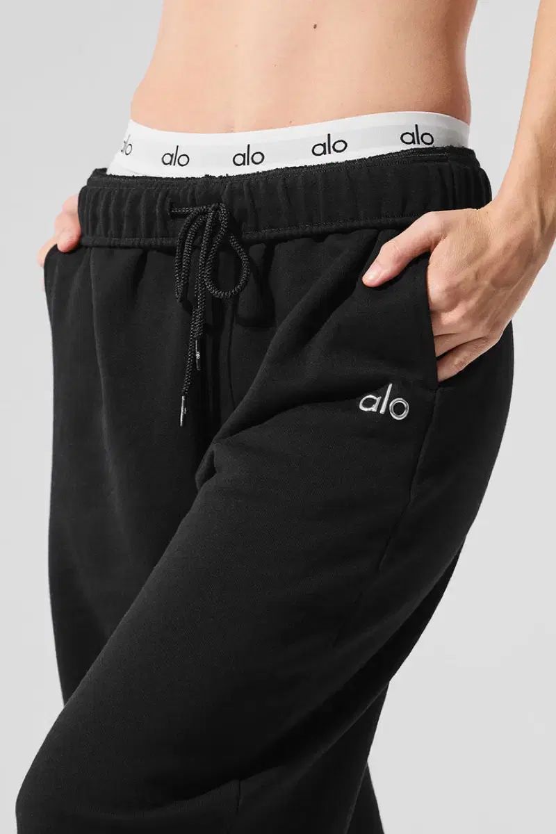 alo アーロ スウェットパンツ accolade straight pants