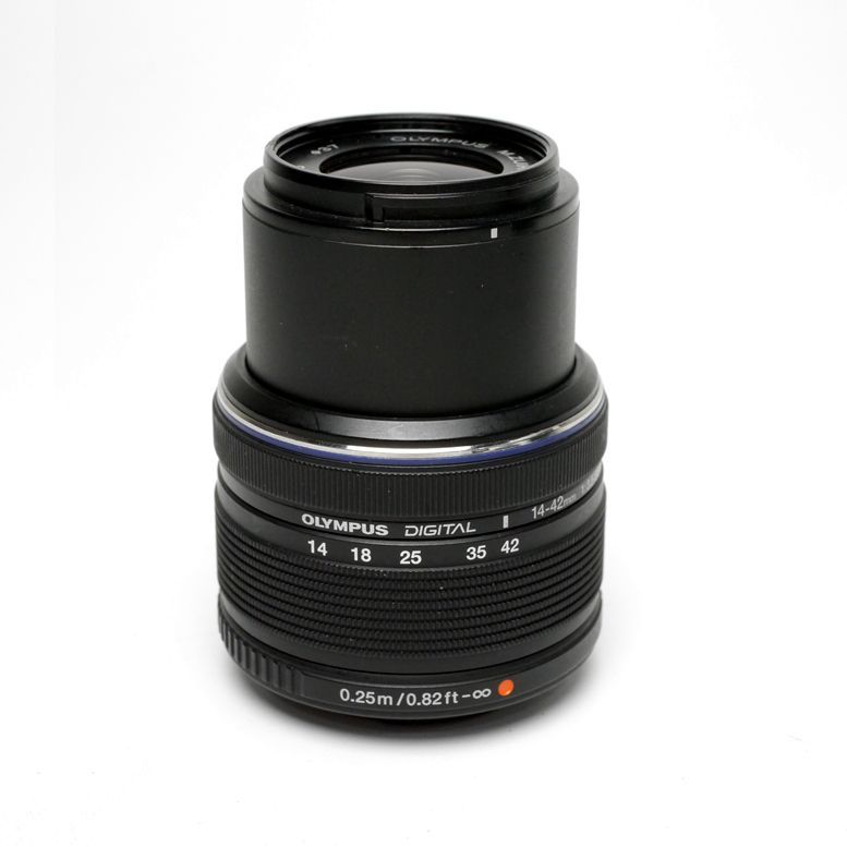 OLYMPUS 標準ズームレンズ M.ZUIKO DIGITAL 14-42mm F3.5-5.6II R ブラック【中古・良品】動作確認済み