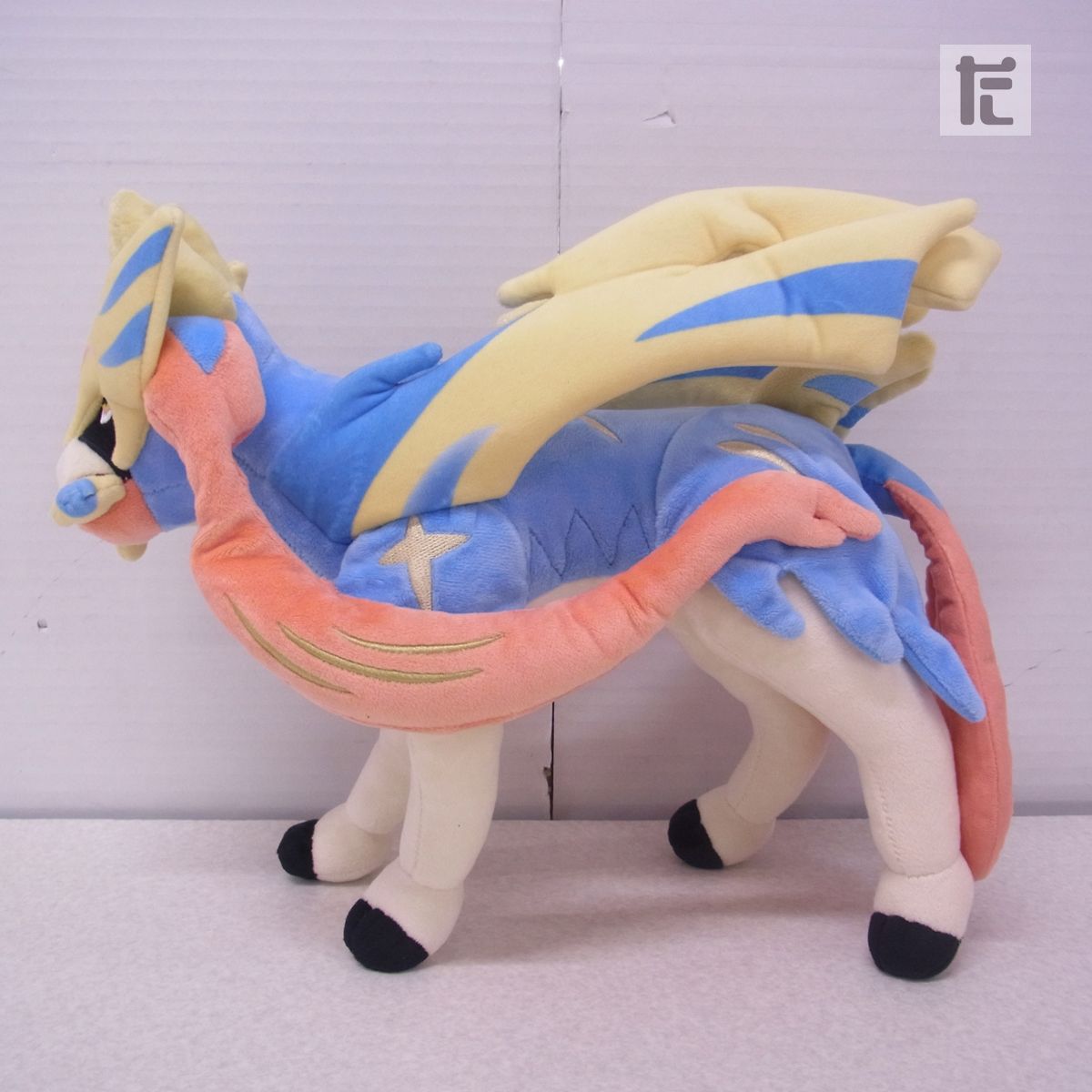 ポケモン　ザシアン　ぬいぐるみ Amazon.co.jp: ポケモンセンターオリジナル ぬいぐるみ ザシアン