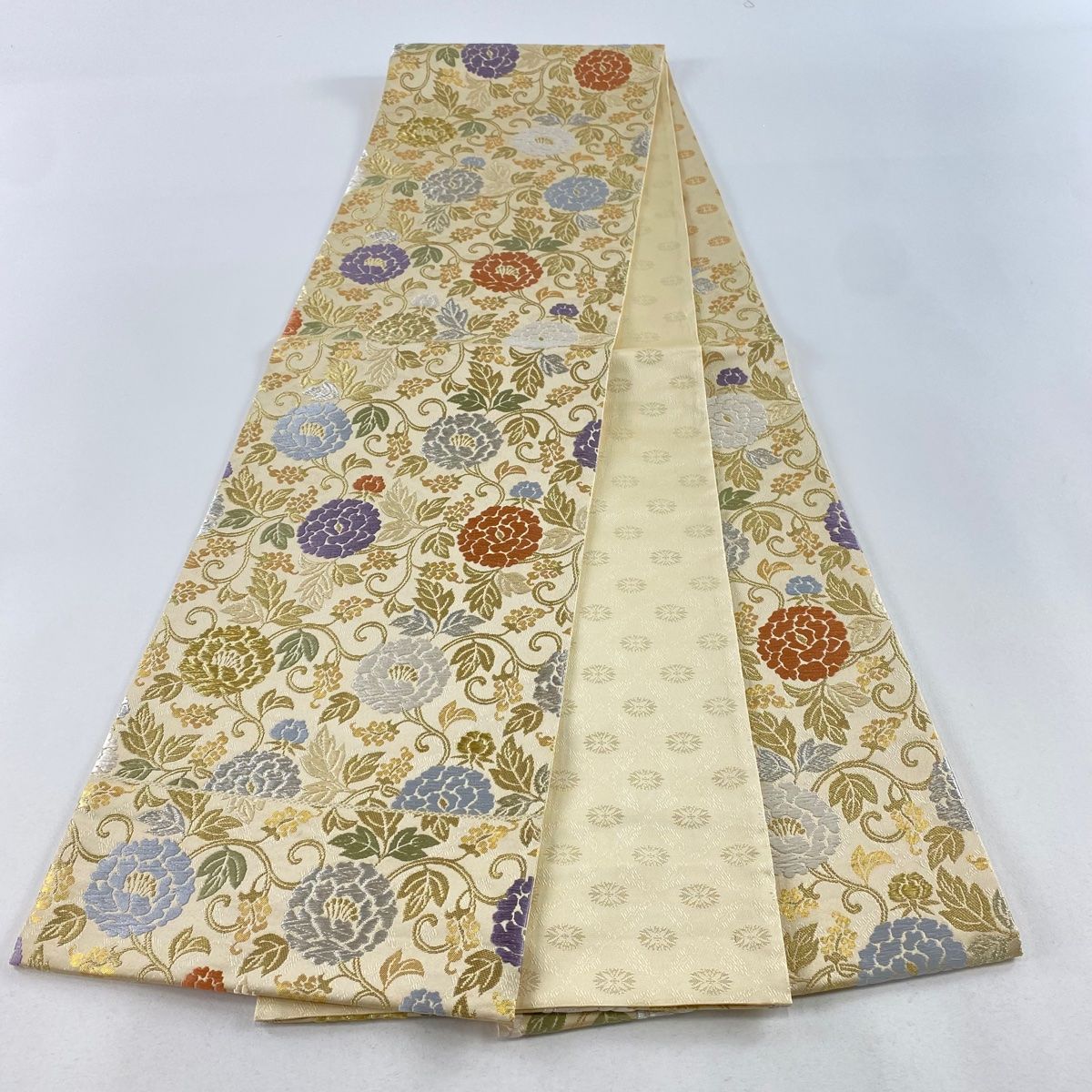 ZF-1089 袋帯 華紋 花唐草 オーロラ箔 逸品 六通 正絹 袋帯 美品 秀品 華文 花唐草 箔 金銀糸 墨色 六通 正絹 【中古】