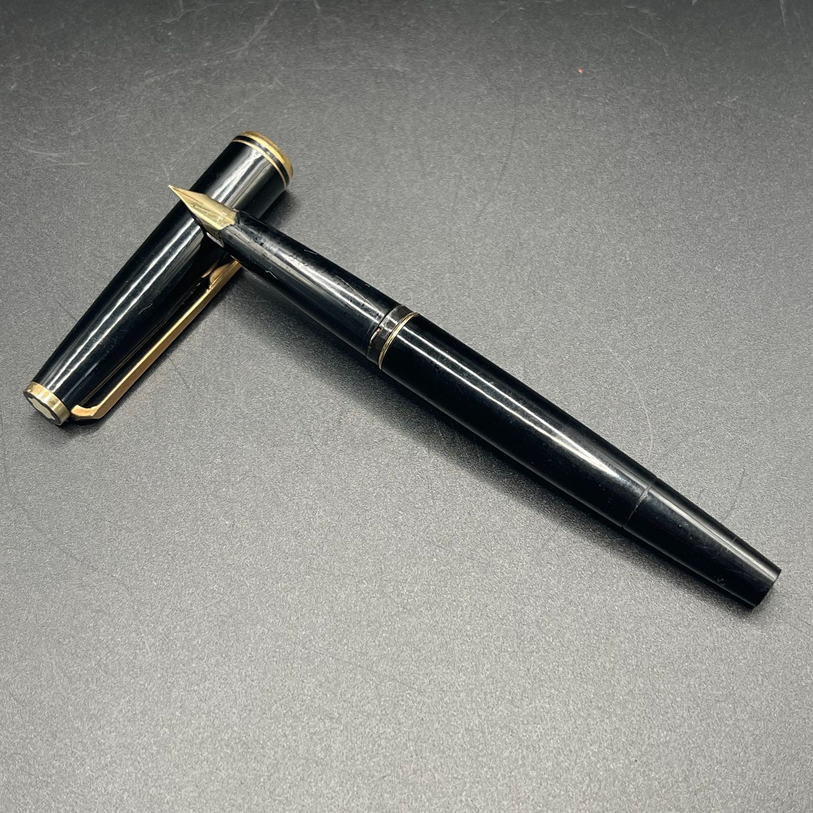 MONTBLANC モンブラン 221 585 14Kニブ 万年筆 ブラック × ゴールド